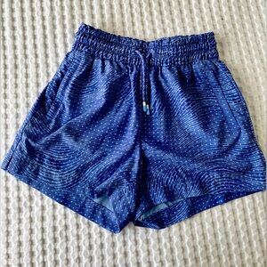 ATHLETA GIRL PLAY MORE 3" SHORT.  SIZE SMALL. NWOT